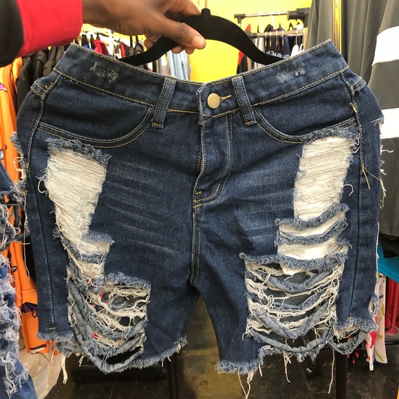 These purses & clothes are hot - Picture 9 of 9